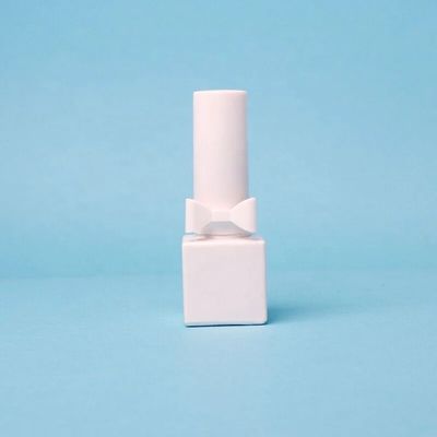 Buen precio Revestimiento 7 ml botella de esmalte para uñas Gel botella de esmalte cuadrada Embalaje cosmético en línea