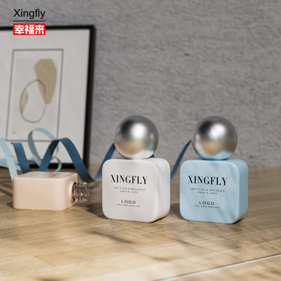 Buen precio Contenedor de uñas de gel cuadrado de 11 ml Polvo de uñas de gel personalizado Botella de vidrio vacía para esmalte de uñas en línea