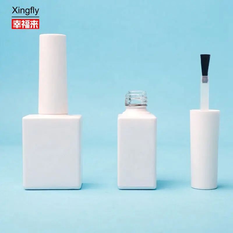 Botella de esmalte de uñas vacía de 7 ml Embalaje cosmético Color de tapa personalizado