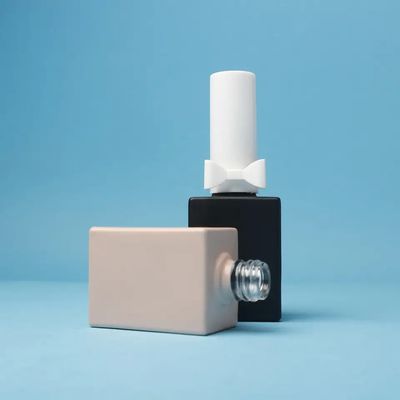 Botella de uñas de gel de vidrio de 8 ml Impresión de pantalla moderna Manejo de la superficie